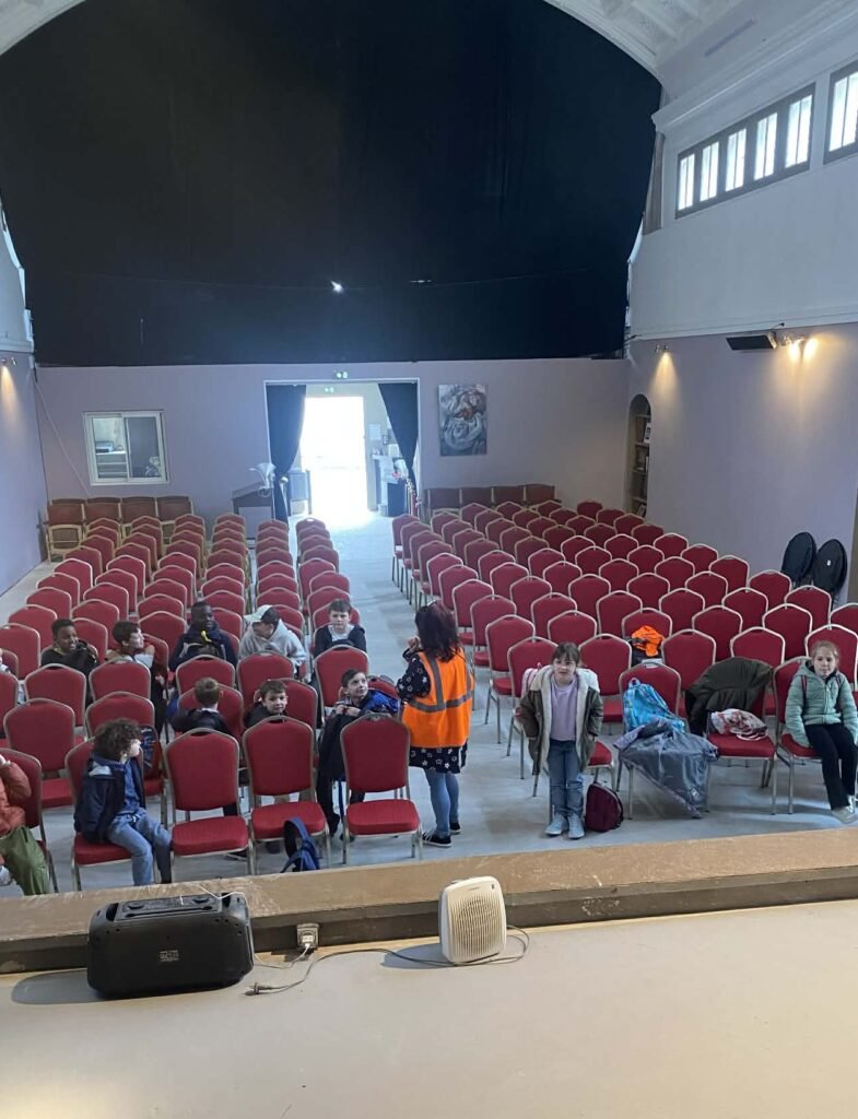 072-6-12ans-visite-theatre-mouy