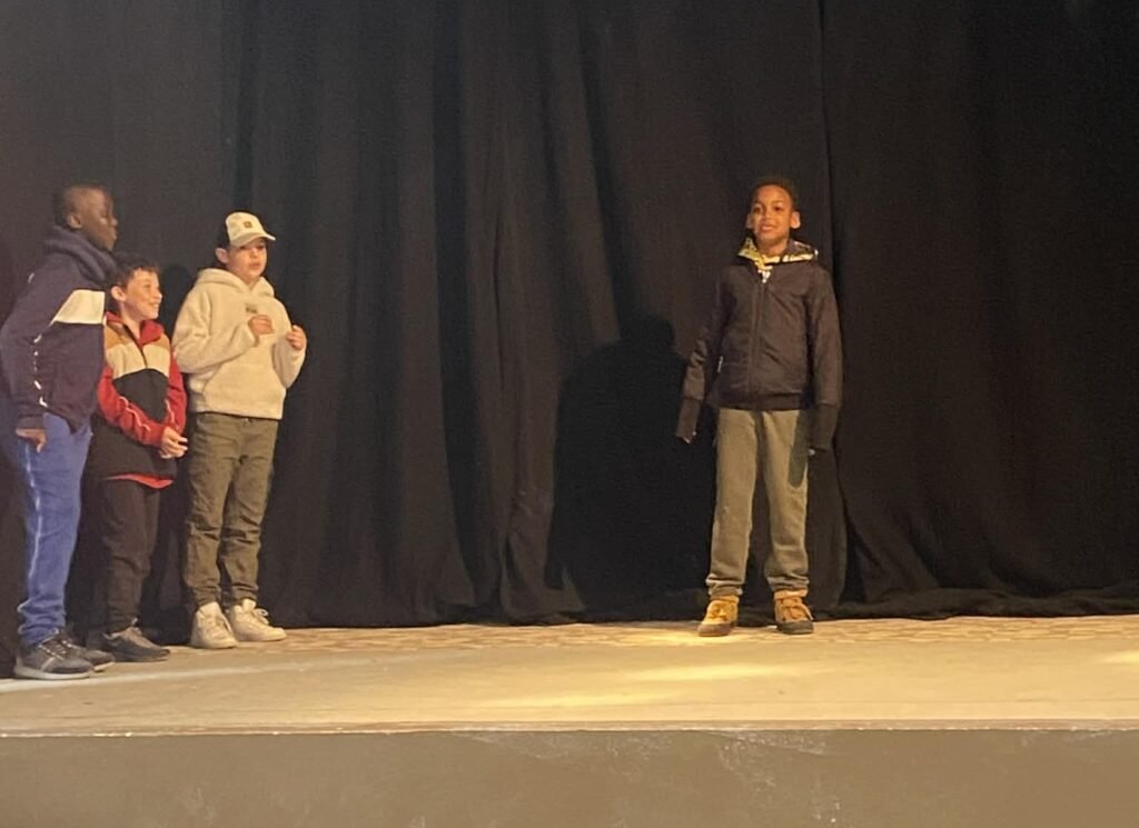 077-6-12ans-visite-theatre-mouy