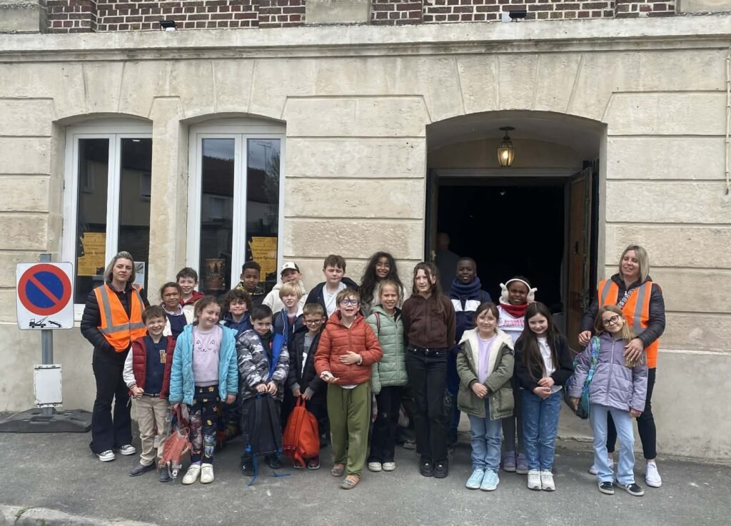 084-6-12ans-visite-theatre-mouy