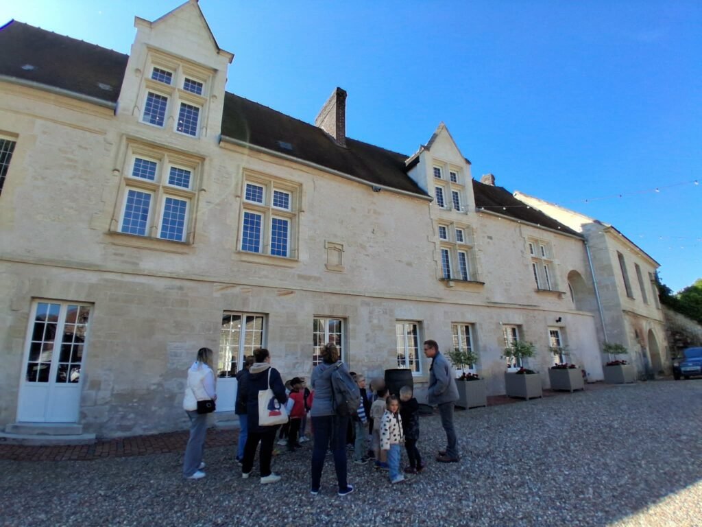 093-mater-chateau-mouy