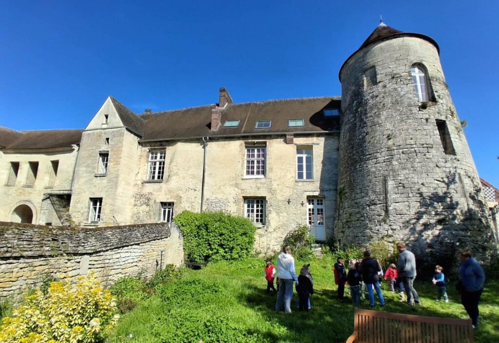 094-mater-chateau-mouy